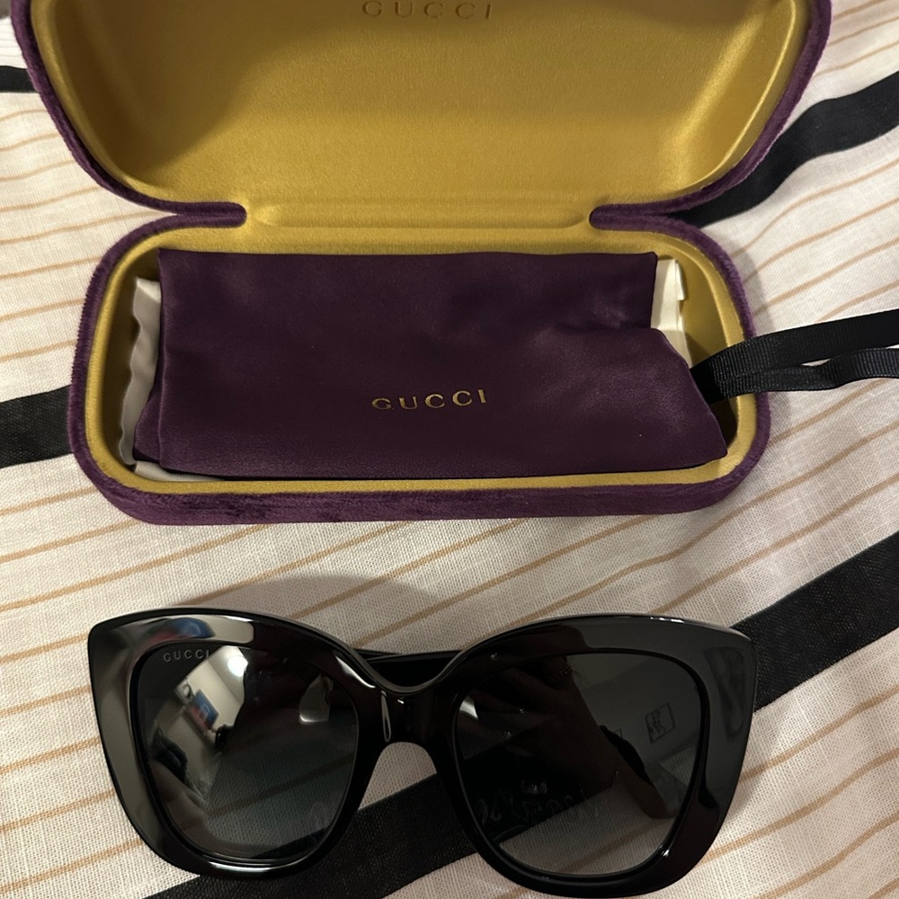 Gucci Black Oversized Sunglasses